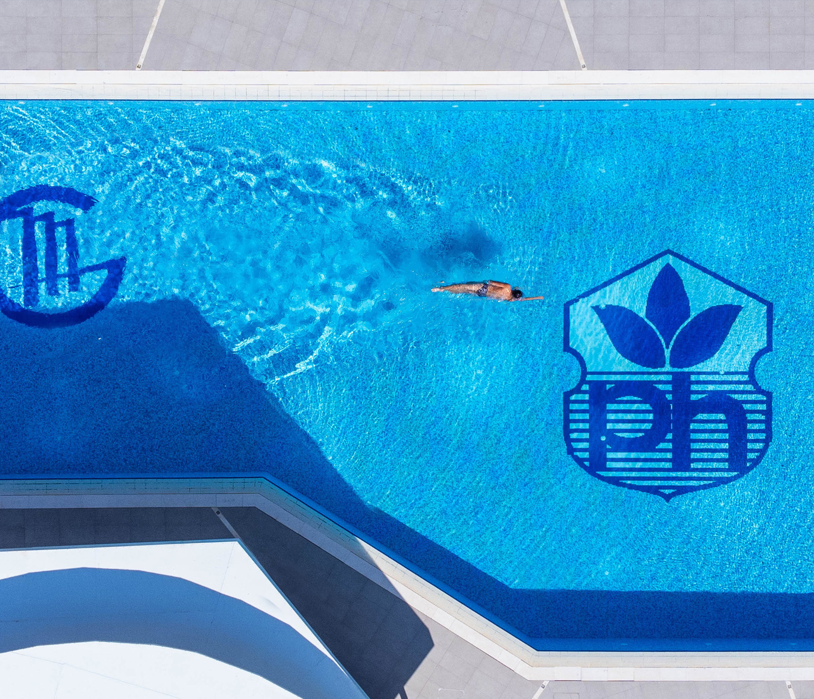 Pool Bar