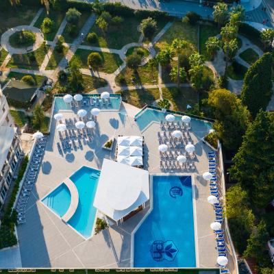 Indoor Outdoor Pool 102